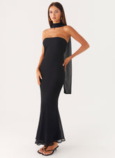 Under the Pagoda Maxi Dress - Black